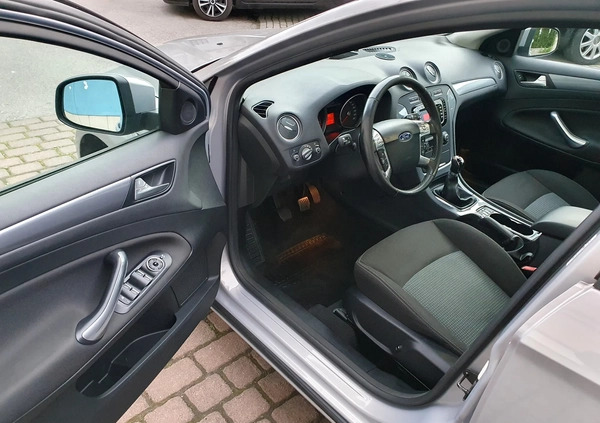 Ford Mondeo cena 18990 przebieg: 262893, rok produkcji 2010 z Wadowice małe 436
